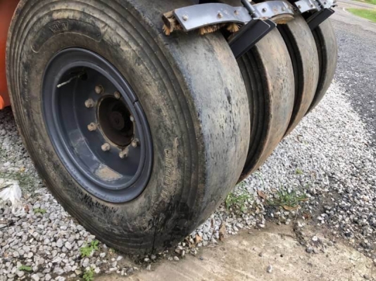 ขาย 1,580,000 รถบดล้อยาง 8 ล้อ  HAMM GRW15 ปี 2016 ทำงาน 371 ชั่วโมง สภาพใหม่กิฟ สวยสุดยอด PM 2,500 ชั่วโมง เอกสารเล่มทะเบียน  รถอยู่  อุดรธานี  โทร 0610710295  สนใจ รายการสินค้า อื่นๆ ที่ เว็ปไชค์ Truck2Hand  https://www.truck2hand.com/index.php?actions=