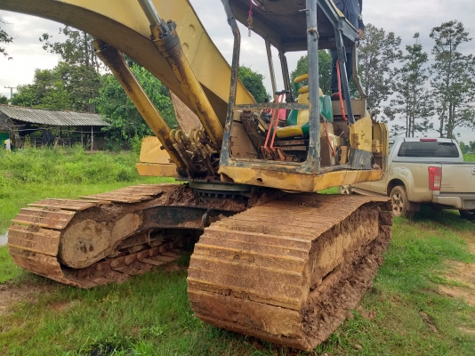 ขายด่วน แม็คโคร CAT E200B สภาพพร้อมใช้งาน เครื่องปั้มดี โซ่หนา บอดี้ไม่สวย สนใจสอบถาม  093 0764943 คุณ ตั้ม