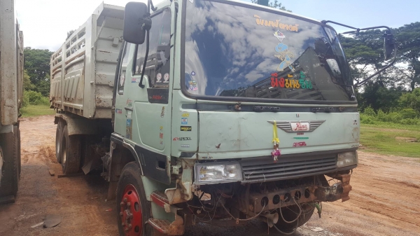 ขายยกคู่ 2 คัน รถ 10 ล้อ HINO FM3H เครื่อง HO7D 195 แรงม้า สโลว์กลาง คัสซีสวย หัวเก๋งต้องเก็บงาน ราคาต่อรองได้ครับ