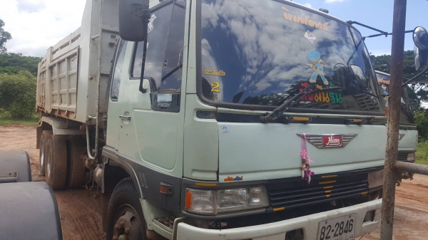 ขายยกคู่ 2 คัน รถ 10 ล้อ HINO FM3H เครื่อง HO7D 195 แรงม้า สโลว์กลาง คัสซีสวย หัวเก๋งต้องเก็บงาน ราคาต่อรองได้ครับ