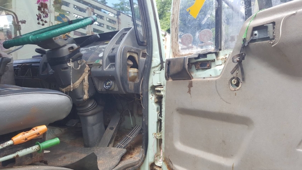 ขายยกคู่ 2 คัน รถ 10 ล้อ HINO FM3H เครื่อง HO7D 195 แรงม้า สโลว์กลาง คัสซีสวย หัวเก๋งต้องเก็บงาน ราคาต่อรองได้ครับ