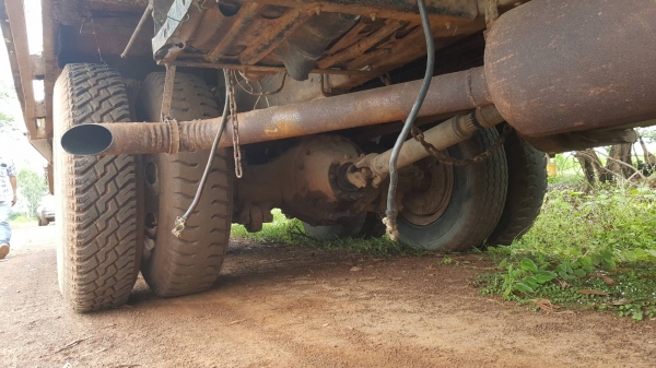 ขายยกคู่ แบคโฮ KOBELCO SK200 907 II เอกสารใบอินวอยซ์ ขายพร้อมเทนเลอร์ท้ายลาด 10 NISSAN เพลาเดียว เครื่อง PD6 230 แรงม้า มีทะเบียน