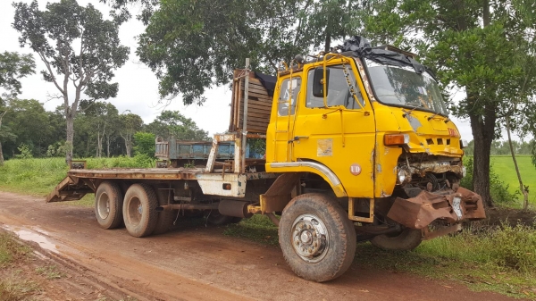 ขายยกคู่ แบคโฮ KOBELCO SK200 907 II เอกสารใบอินวอยซ์ ขายพร้อมเทนเลอร์ท้ายลาด 10 NISSAN เพลาเดียว เครื่อง PD6 230 แรงม้า มีทะเบียน
