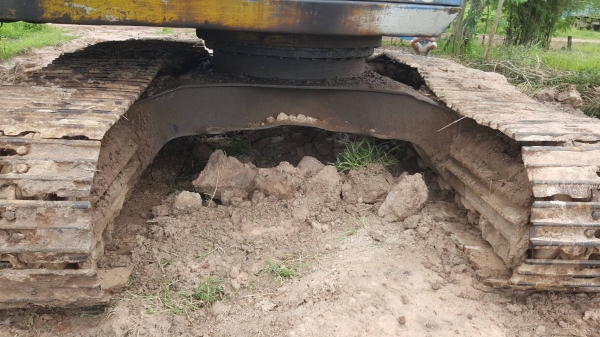 ขายยกคู่ แบคโฮ KOBELCO SK200 907 II เอกสารใบอินวอยซ์ ขายพร้อมเทนเลอร์ท้ายลาด 10 NISSAN เพลาเดียว เครื่อง PD6 230 แรงม้า มีทะเบียน