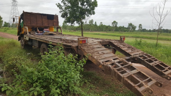 ขายยกคู่ แบคโฮ KOBELCO SK200 907 II เอกสารใบอินวอยซ์ ขายพร้อมเทนเลอร์ท้ายลาด 10 NISSAN เพลาเดียว เครื่อง PD6 230 แรงม้า มีทะเบียน