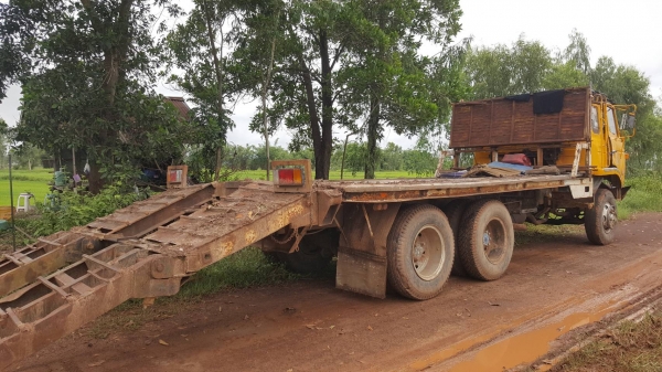 ขายยกคู่ แบคโฮ KOBELCO SK200 907 II เอกสารใบอินวอยซ์ ขายพร้อมเทนเลอร์ท้ายลาด 10 NISSAN เพลาเดียว เครื่อง PD6 230 แรงม้า มีทะเบียน