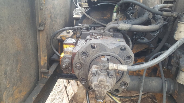 ขายยกคู่ แบคโฮ KOBELCO SK200 907 II เอกสารใบอินวอยซ์ ขายพร้อมเทนเลอร์ท้ายลาด 10 NISSAN เพลาเดียว เครื่อง PD6 230 แรงม้า มีทะเบียน