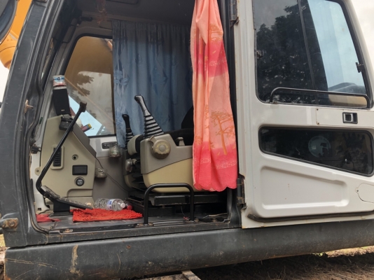 ขายด่วน แม็คโคร HYUNDIA 210-7 สภาพสวยพร้อมใช้งาน เครื่องปั้มดีเยี่ยม ไฟฟ้าสมบูรณ์รถทำงาน 8xxxกว่าชั่วโมง พร้อมลุยงานครับรถ สนใจสอบถาม 093 0764943 คุณ ตั้ม   เอกสารใบแจ้งจำหน่ายครับ