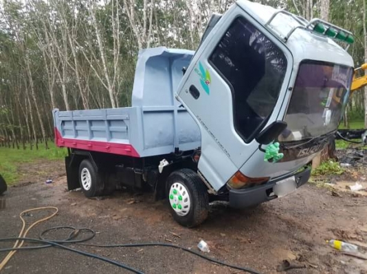 6ล้อดั้มพ์ ISUZU NKR 88แรงม้า แท้ห้าง หัวการ์ตูน เครื่องดี คัทซีสวย พร้อมใช้งาน ได้ทั้งดาว และสด สอบ 6ล้อดั้มพ์ ISUZU NKR 88แรงม้า แท้ห้าง หัวการ์ตูน เครื่องดี คัทซีสวย พร้อมใช้งาน ได้ทั้งดาว และสด สอบ