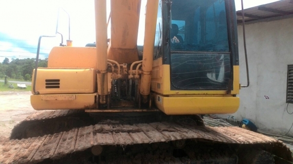 KOMATSU PC200-8 9700ชม. รถใช้งานอยู่ เครื่องดี ปั้มดี พร้อมใช้งาน เล่มพร้อม ราคาคุยได้ 0872976734