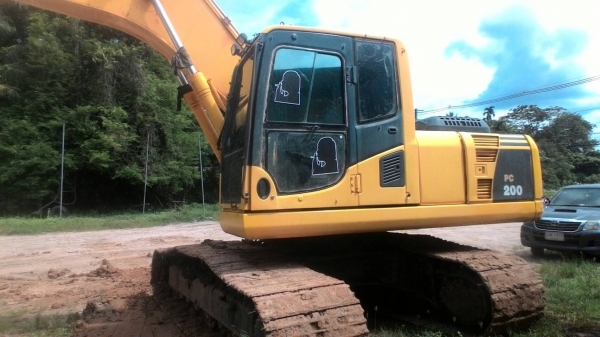 KOMATSU PC200-8 9700ชม. รถใช้งานอยู่ เครื่องดี ปั้มดี พร้อมใช้งาน เล่มพร้อม ราคาคุยได้ 0872976734