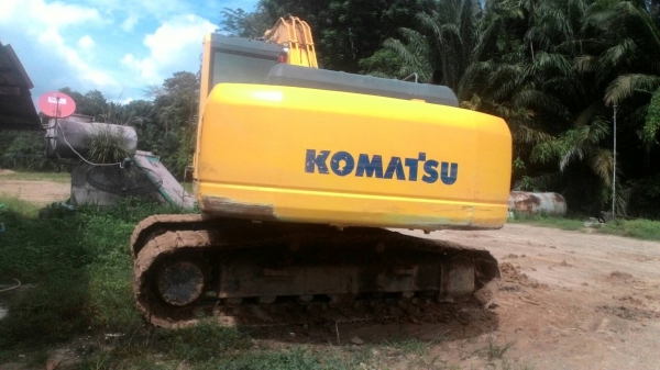 KOMATSU PC200-8 9700ชม. รถใช้งานอยู่ เครื่องดี ปั้มดี พร้อมใช้งาน เล่มพร้อม ราคาคุยได้ 0872976734