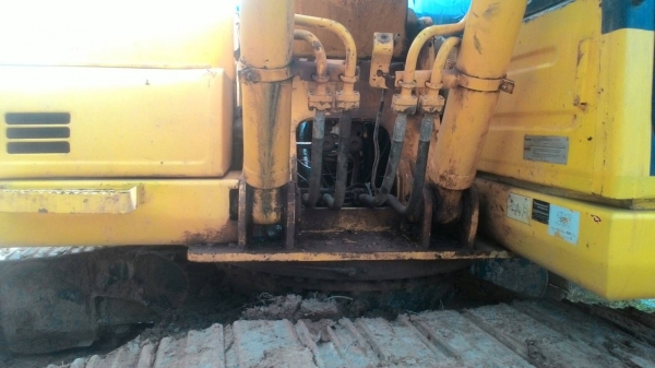 KOMATSU PC200-8 9700ชม. รถใช้งานอยู่ เครื่องดี ปั้มดี พร้อมใช้งาน เล่มพร้อม ราคาคุยได้ 0872976734