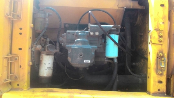KOMATSU PC200-8 9700ชม. รถใช้งานอยู่ เครื่องดี ปั้มดี พร้อมใช้งาน เล่มพร้อม ราคาคุยได้ 0872976734