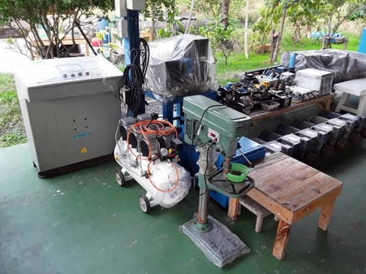 ขายเครื่องจักรและอุปกรณ์มือสอง สินค้าที่หน้าร้านเรามีหลายอย่าง ที่ไปเหมามาจากโรงงานที่เขาเลิกกิจการ มีทั้ง มือสอง มือหนึ่ง ใหม่ เก่า ถ้าท่านผ่านมา ลองแวะเข้ามาเลือกดูได้ สินค้าอยู่ที่ ซ.นิมิตใหม่ 63 ถ.นิมิตใหม่ เขตคลองสามวา กทม.ราคาสินค้า เจรจาต่อรองที่หน