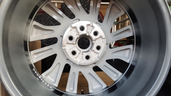 ขายล้อแม็กนาวาร่าขอบ 18 ขายล้อแม็กนาวาร่าขอบ 18