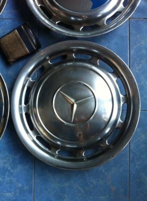 เข้ามาอีกชุดครับ ฝากะทะล้อเบนซ์14สแตนเลสครบ ชุด 4 อัน