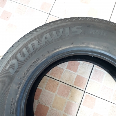 ยาง 205-70-15 BRIDGESTONE ปลายปี17 ชุด