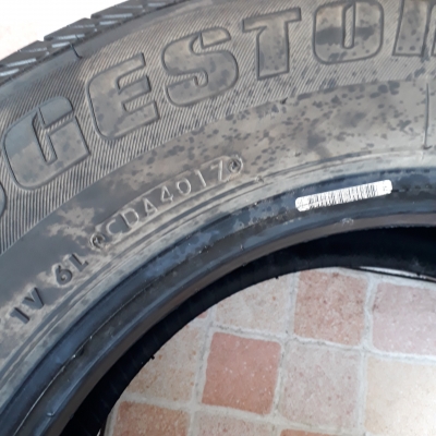 ยาง 205-70-15 BRIDGESTONE ปลายปี17 ชุด