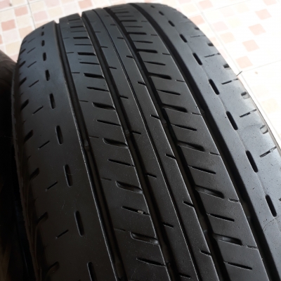 ยาง 205-70-15 BRIDGESTONE ปลายปี17 ชุด