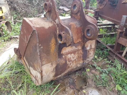 ขาย บุ้งกี้ SK-200 และ PC-120 สภาพสวย ของเก่าติดรถ ขายไม่แพงครับ