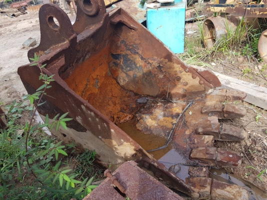 ขาย บุ้งกี้ SK-200 และ PC-120 สภาพสวย ของเก่าติดรถ ขายไม่แพงครับ