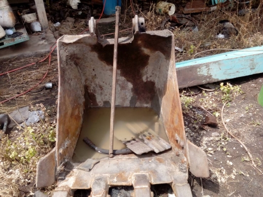 ขาย บุ้งกี้ SK-200 และ PC-120 สภาพสวย ของเก่าติดรถ ขายไม่แพงครับ