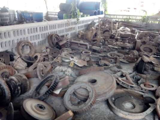 ขายอะไหล่ รถแทรกเตอร์ CAT-D-4- D-5 ของเก่าแท้ครับ ขายไม่แพงครับ