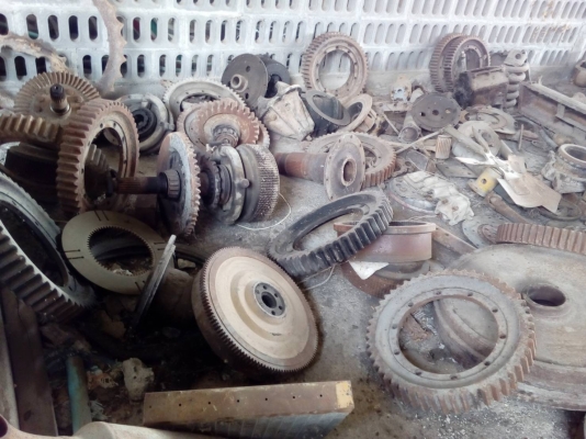 ขายอะไหล่ รถแทรกเตอร์ CAT-D-4- D-5 ของเก่าแท้ครับ ขายไม่แพงครับ