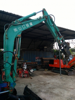 รถแบคโฮ IHI 35F2 พร้อมหัวกระแทก รถเก่านอกนำเข้า ยังไม่เคยใช้งานในไทย เครื่องดี ปั๊มดี โซ่หนา เอวแน่น พร้อมใช้งาน มีเอกสารใบอินวอยซ์