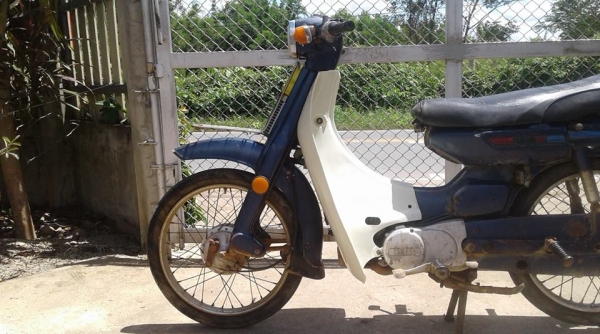 ขาย Yamaha Mate80 เล่มพร้อมชุดโอนลอยเครื่องเดิมแห้งๆ สีเดิมโรงงานสภาพแห้งๆ