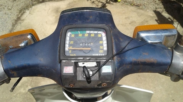 ขาย Yamaha Mate80 เล่มพร้อมชุดโอนลอยเครื่องเดิมแห้งๆ สีเดิมโรงงานสภาพแห้งๆ