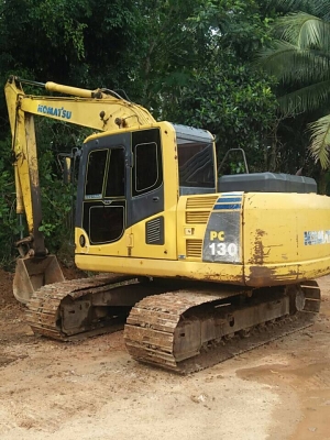 โคมัสสุ PC 130-8 ไฟเต็มเอกสารเล่มทะเบียนราคา 1,150,000 ต่อรอง