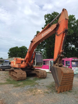 Hitachi Ex200-1 ปั้มสองตอนเดิม รถสวยมากไร้ที่ติ เครื่องดี ปั้มดี Hitachi Ex200-1 ปั้มสองตอนเดิม รถสวยมากไร้ที่ติ เครื่องดี ปั้มดี