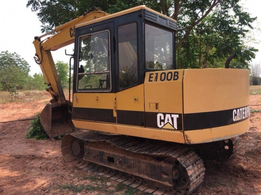 ขายด่วน CAT E70B สภาพพร้อมใช้งาน เครื่องปั้มดีเยี่ยม ไฟฟ้าอยู่ครับ เอวแน่น ช่วงล่างสวย นถพร้อมใช้งาน แรงเร็วไม่โหลด เอกสารใบอินวอยซ์ สนใจสอบถาม  093 0764943 คุณ ตั้ม