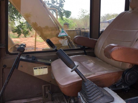 ขายด่วน CAT E70B สภาพพร้อมใช้งาน เครื่องปั้มดีเยี่ยม ไฟฟ้าอยู่ครับ เอวแน่น ช่วงล่างสวย นถพร้อมใช้งาน แรงเร็วไม่โหลด เอกสารใบอินวอยซ์ สนใจสอบถาม  093 0764943 คุณ ตั้ม