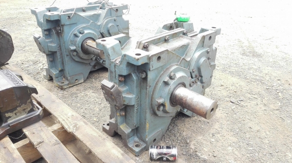 หัวเกียร์ทดญี่ปุ่น SUMITOMO Japan ชนกับมอเตอร์ 10-15 HP ทด 1:7(215rpm)