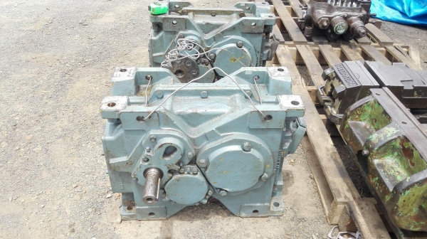 หัวเกียร์ทดญี่ปุ่น SUMITOMO Japan ชนกับมอเตอร์ 10-15 HP ทด 1:7(215rpm)