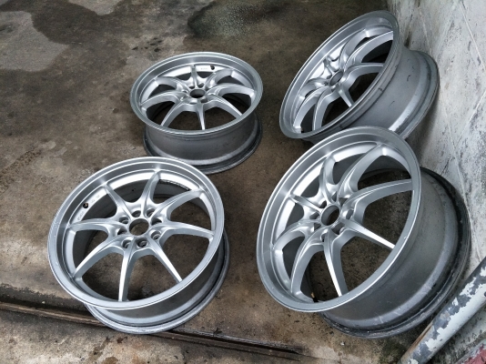 ล้อแม็กขอบ18นิ้ว4รู100/114 ชุดนี้ราคา 5500 บาท