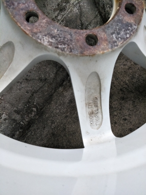 ขอบ17นิ้ว6รู สวยๆ คู่นี้ราคา 4500 บาท