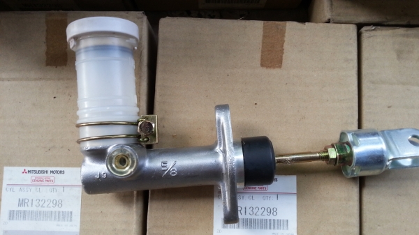 ขายปั้มครัชบนแท้ japan ของ L200 cyclone aerobody 1,200 รวมส่ง ems ขายปั้มครัชบนแท้ japan ของ L200 cyclone aerobody 1,200 รวมส่ง ems