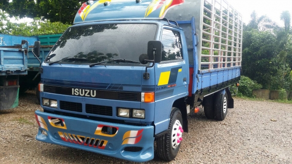 6ล้อ ISUZU NPR58L 115แรงม้า รั้วเกษตร ยาว 4.30 ม. พวงมาลัยพาเวอร์ รถสวยๆ พร้อมใช้งาน ยางเต็ม เครื่องดี คัทซีสวย ราคาคุยได้ 0872976734