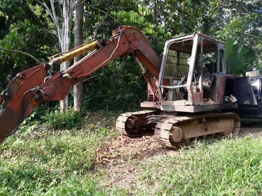 HITACHI UH 025 ขนาดเท่ารถ 60 ราคา 200,000