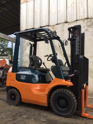 ขายด่วนน!! TOYOTA รุ่น 7 FD15 เสา 3 เมตร เกียร์ Manual