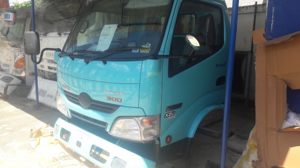 หัวรถ hino ดูโทร่ 300 ถอดบัส หัวรถ hino ดูโทร่ 300 ถอดบัส