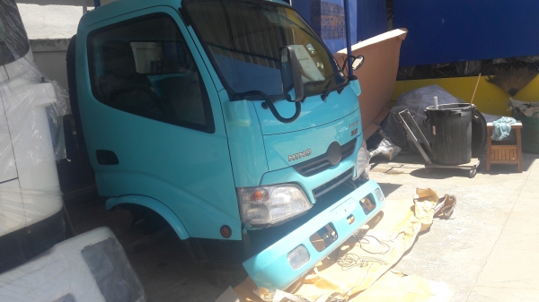 หัวรถ hino ดูโทร่ 300 ถอดบัส หัวรถ hino ดูโทร่ 300 ถอดบัส