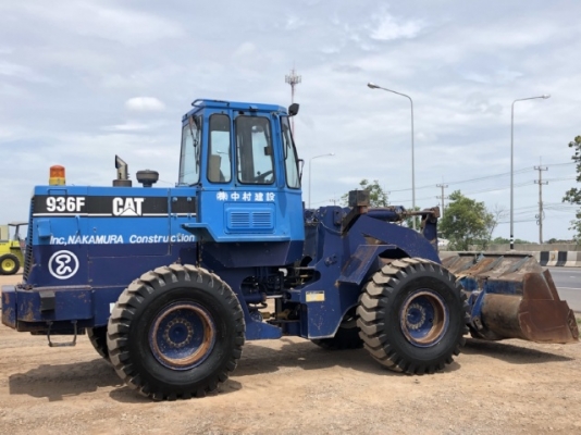 ขายรถตักล้อยาง CAT 936F รถนอกนำเข้าเองจากญี่ปุ่น สภาพสวยพร้อมใช้งาน มีVDOการทำงานครับ