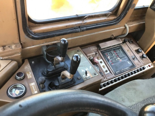 ขายรถตักล้อยาง CAT 936F รถนอกนำเข้าเองจากญี่ปุ่น สภาพสวยพร้อมใช้งาน มีVDOการทำงานครับ