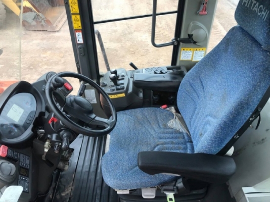 ขายรถตักล้อยาง HITACHI ZW250 (เทียบเท่าWA430-6) รถนอกนำเข้าเองจากญี่ปุ่น สภาพสวยพร้อมใช้งาน มีVDOการทำงานครับ ขายรถตักล้อยาง HITACHI ZW250 (เทียบเท่าWA430-6) รถนอกนำเข้าเองจากญี่ปุ่น สภาพสวยพร้อมใช้งาน มีVDOการทำงานครับ