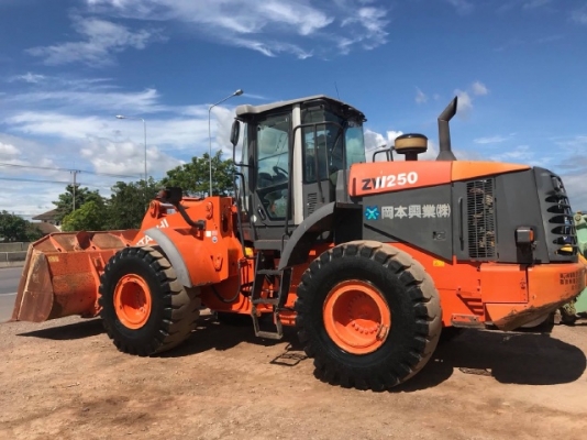 ขายรถตักล้อยาง HITACHI ZW250 (เทียบเท่าWA430-6) รถนอกนำเข้าเองจากญี่ปุ่น สภาพสวยพร้อมใช้งาน มีVDOการทำงานครับ ขายรถตักล้อยาง HITACHI ZW250 (เทียบเท่าWA430-6) รถนอกนำเข้าเองจากญี่ปุ่น สภาพสวยพร้อมใช้งาน มีVDOการทำงานครับ